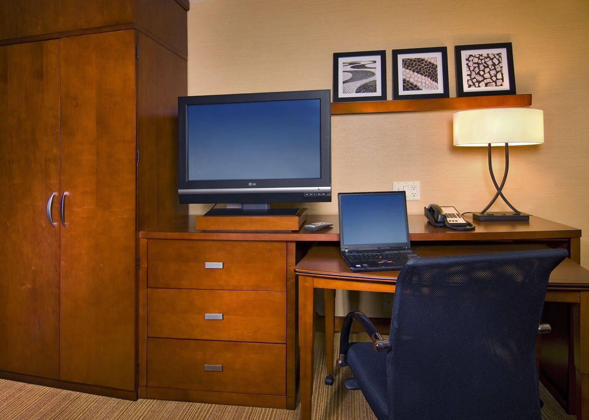 Courtyard By Marriott Charleston Historic District Hotel Bilik gambar